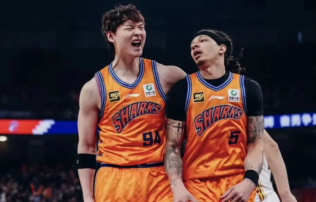 包含天津队力克广东队，莫兰特状态火热的词条