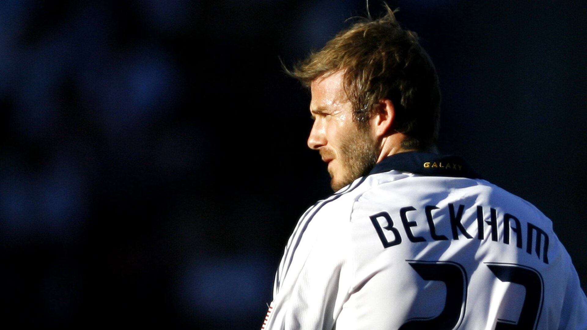 从沙漠绿洲到英伦焦点,阿尔及利亚绝杀启示录