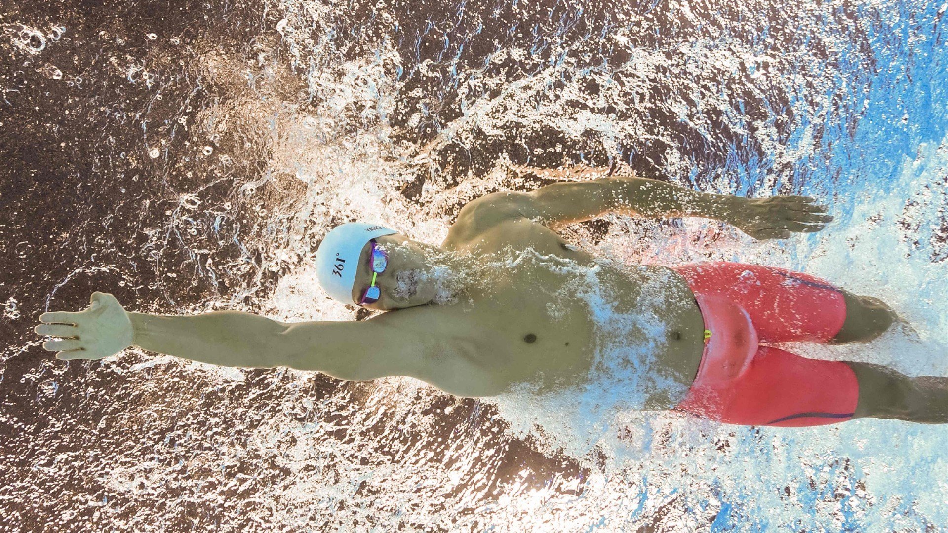 戴维斯杯鏖战温网，兹维列夫的双重高光与网球精神的传承